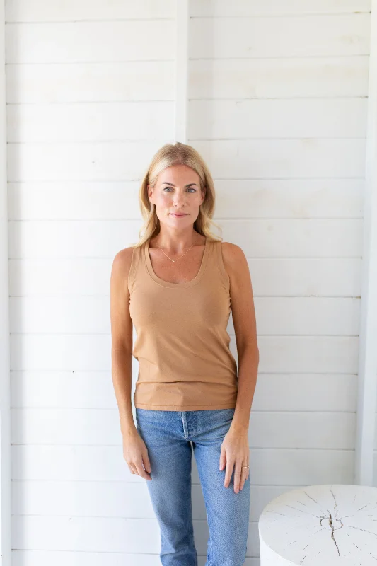 Soft Tee Scoop Tank - Camel